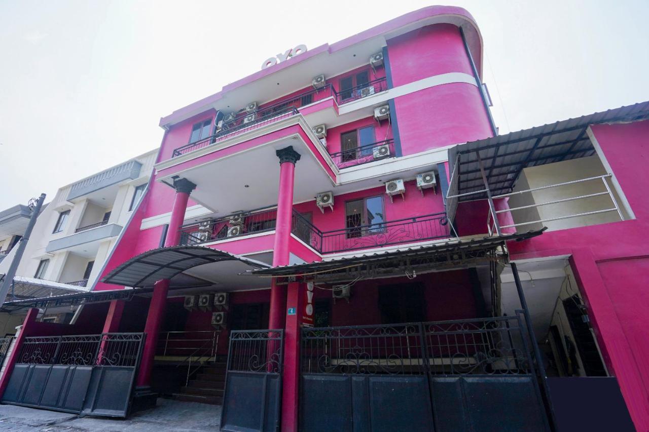 فندق Collection O 1112 Comfitel Siwalankerto Aa4 سورابايا المظهر الخارجي الصورة