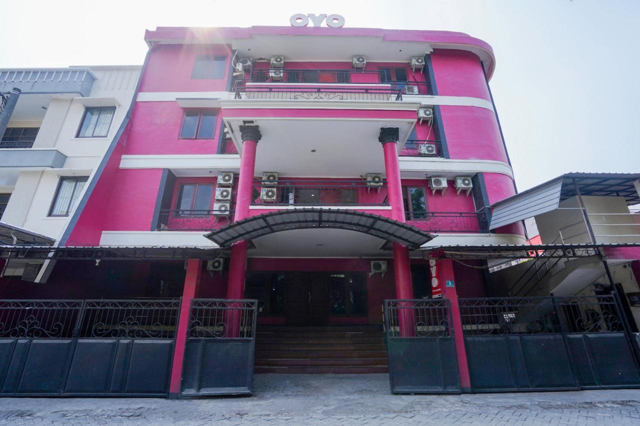 فندق Collection O 1112 Comfitel Siwalankerto Aa4 سورابايا المظهر الخارجي الصورة