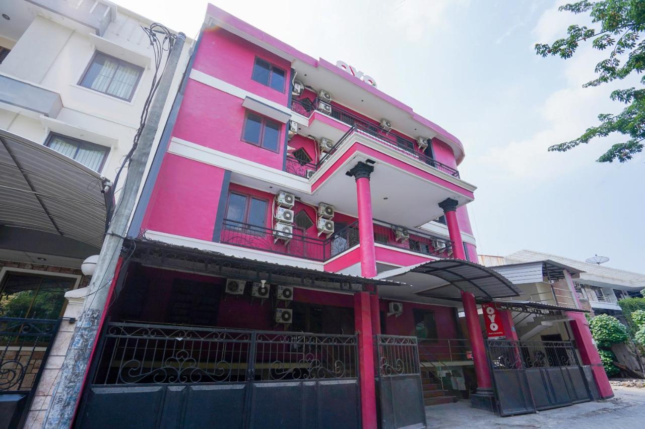 فندق Collection O 1112 Comfitel Siwalankerto Aa4 سورابايا المظهر الخارجي الصورة