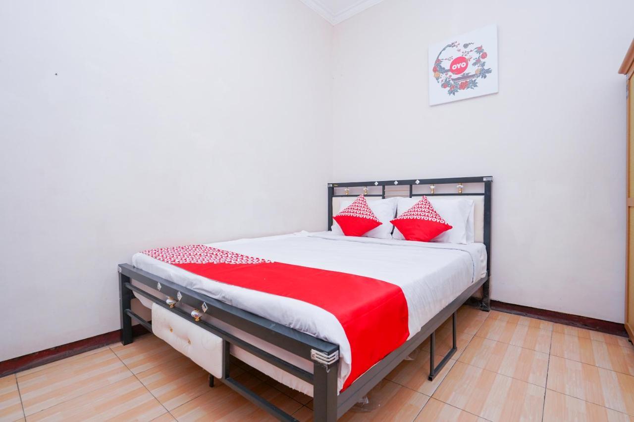 فندق Collection O 1112 Comfitel Siwalankerto Aa4 سورابايا المظهر الخارجي الصورة