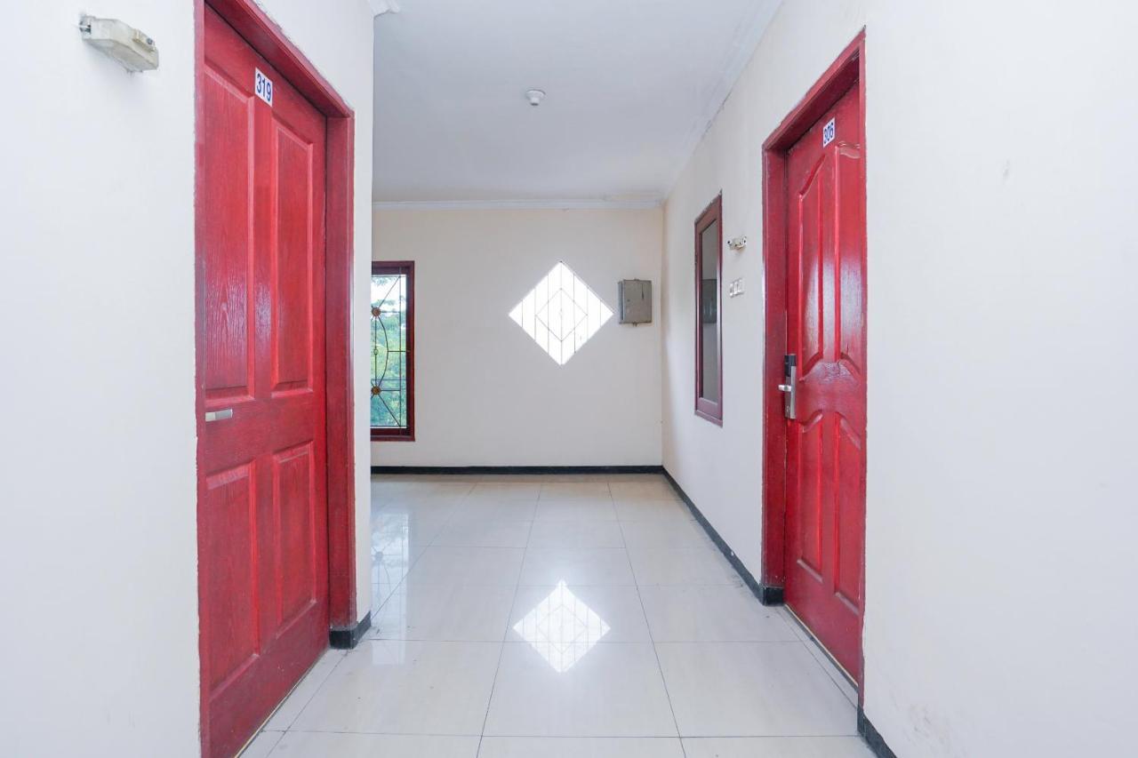 فندق Collection O 1112 Comfitel Siwalankerto Aa4 سورابايا المظهر الخارجي الصورة
